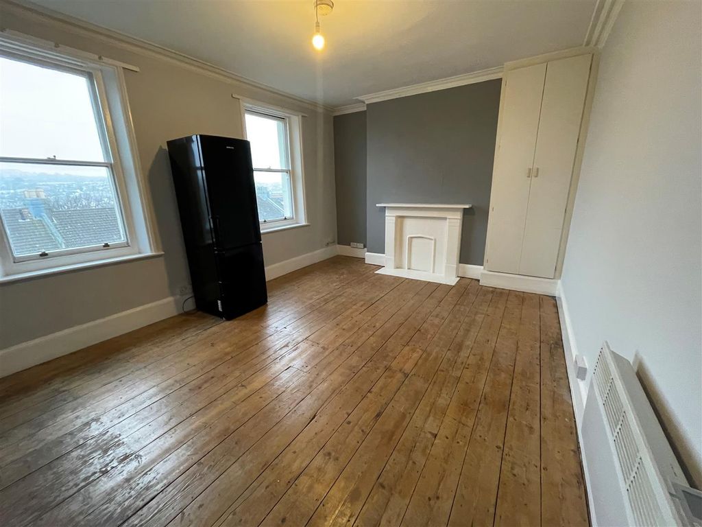 1 bed flat to rent in Richmond Road, Brighton BN2, £950 pcm