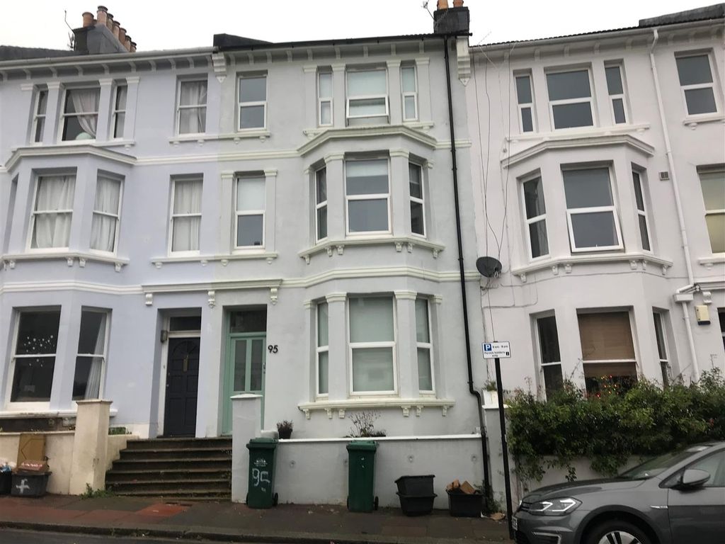 1 bed flat to rent in Roundhill Crescent, Brighton BN2, £1,600 pcm