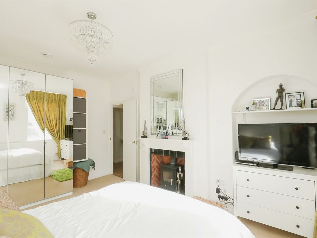 2 bed flat for sale in Harvey Street, Watton, Thetford IP25, £130,000