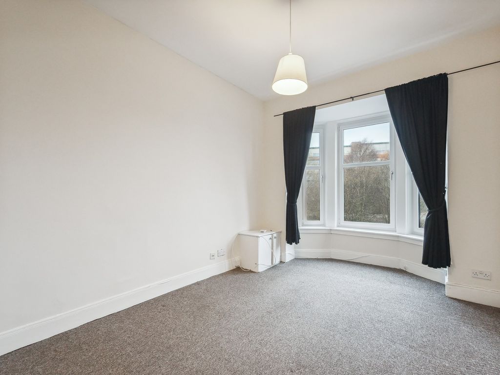 2 bed flat for sale in Maryhill Road, Maryhill, Glasgow G20, £135,000