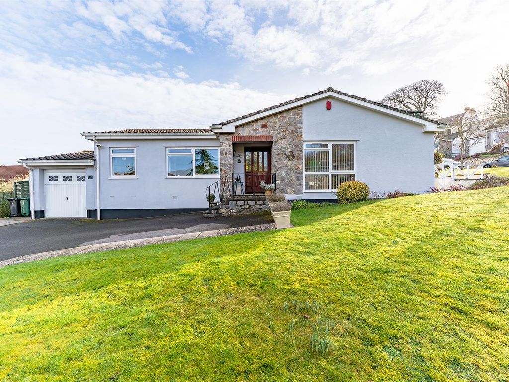 4 bed detached bungalow for sale in Grange Close, Uphill, Weston-Super-Mare BS23, £550,000