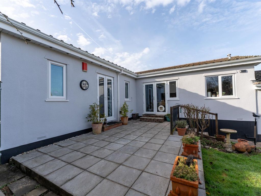 4 bed detached bungalow for sale in Grange Close, Uphill, Weston-Super-Mare BS23, £550,000