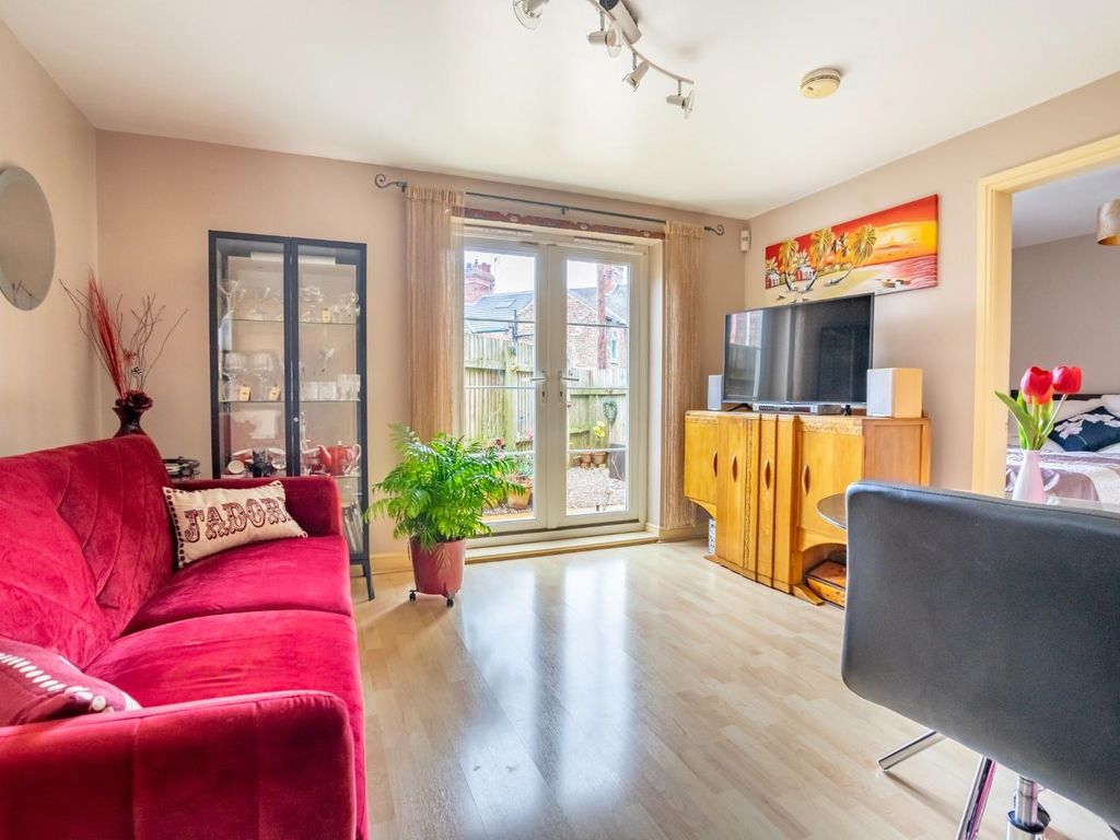 1 bed flat for sale in Huntington Road, York YO31, £165,000