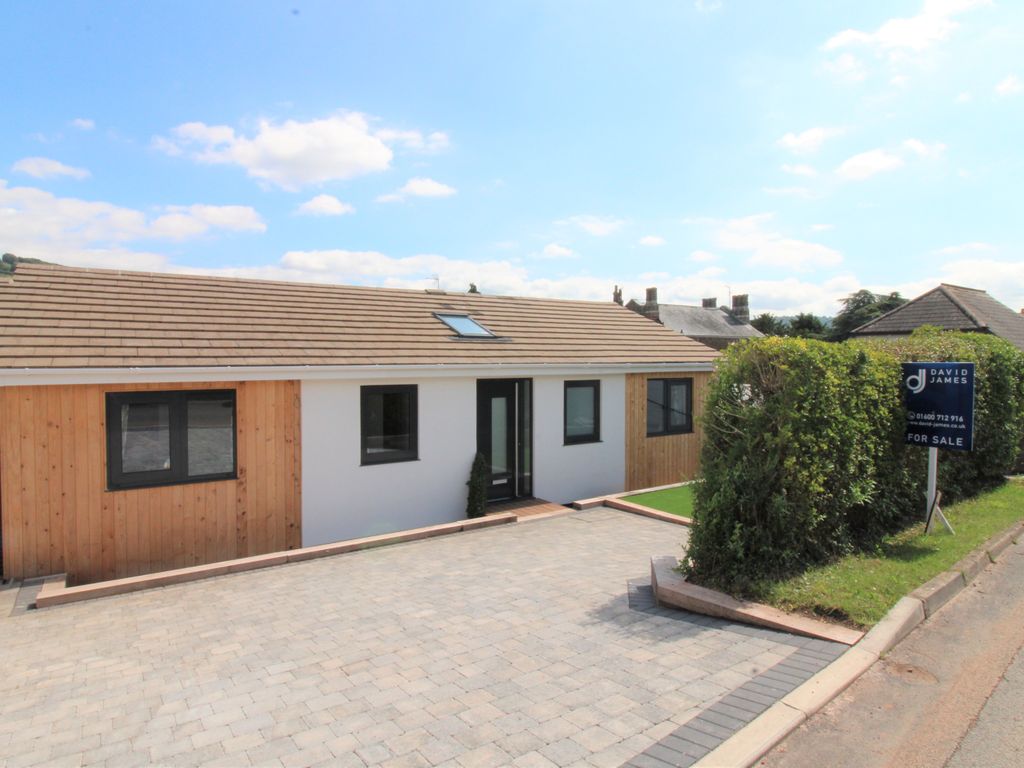 3 bed bungalow for sale in Dixton Close, Monmouth, Monmouthshire NP25, £450,000