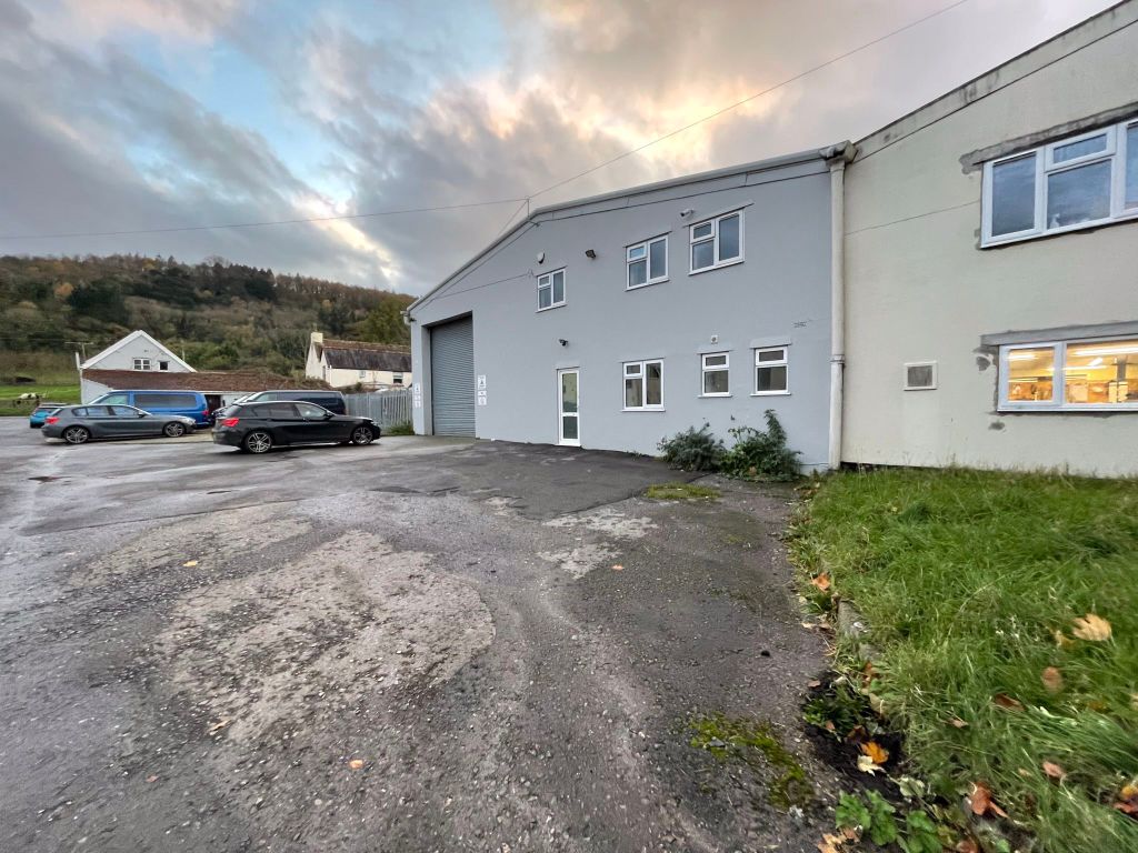 Property to rent in Bath Road, Langford, Bristol, Bath And North East Somerset BS40, £3,333 pcm