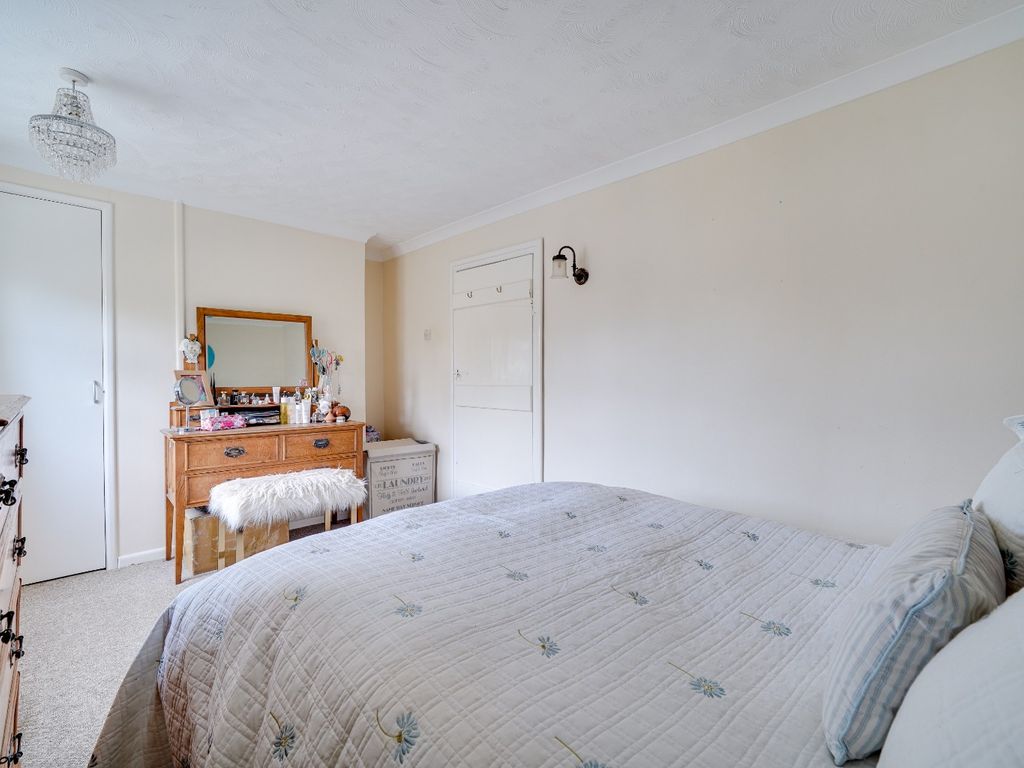 2 bed terraced house for sale in High Street, Hemingford Grey, Huntingdon PE28, £335,000