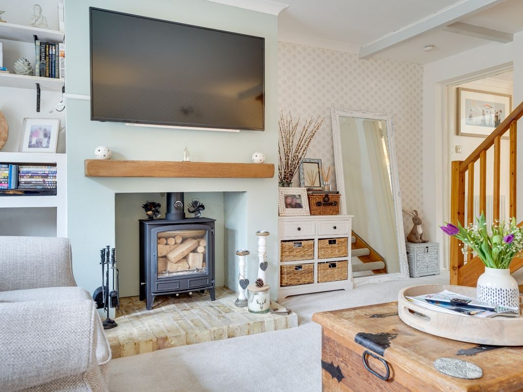 2 bed terraced house for sale in High Street, Hemingford Grey, Huntingdon PE28, £335,000