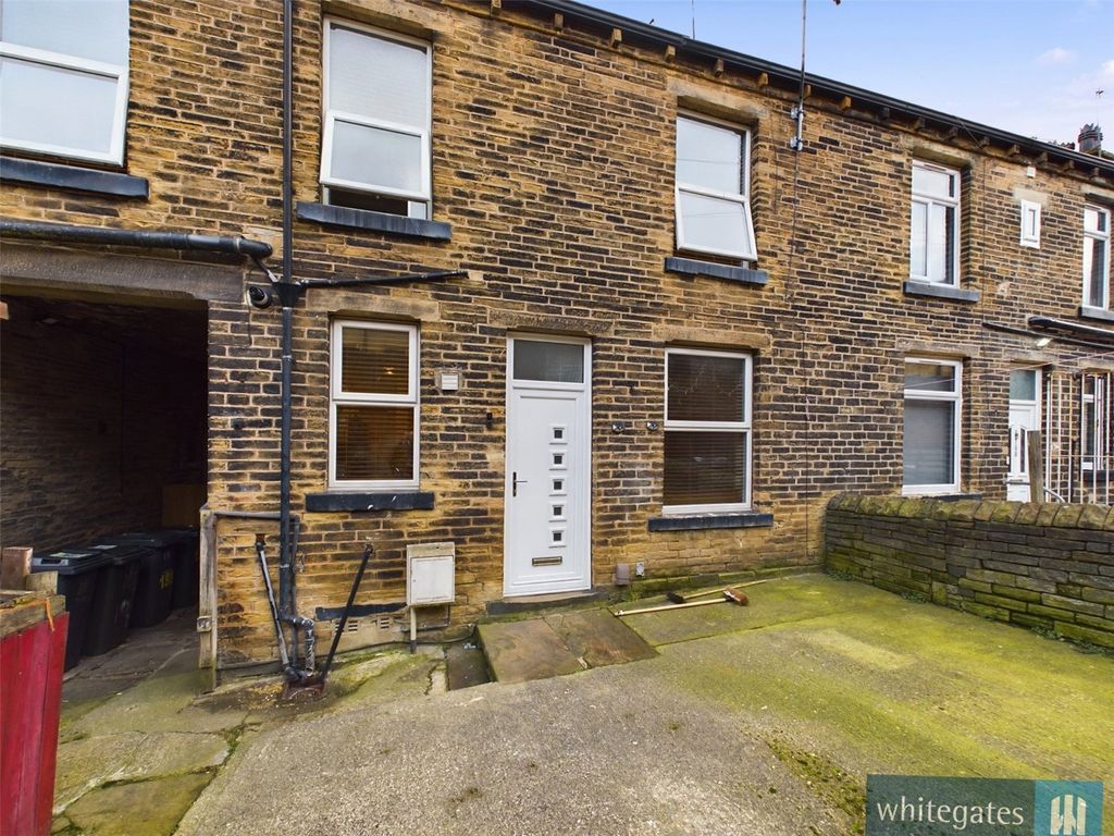 2 bed terraced house for sale in Upper Castle Street, Bradford, West Yorkshire BD5, £90,000