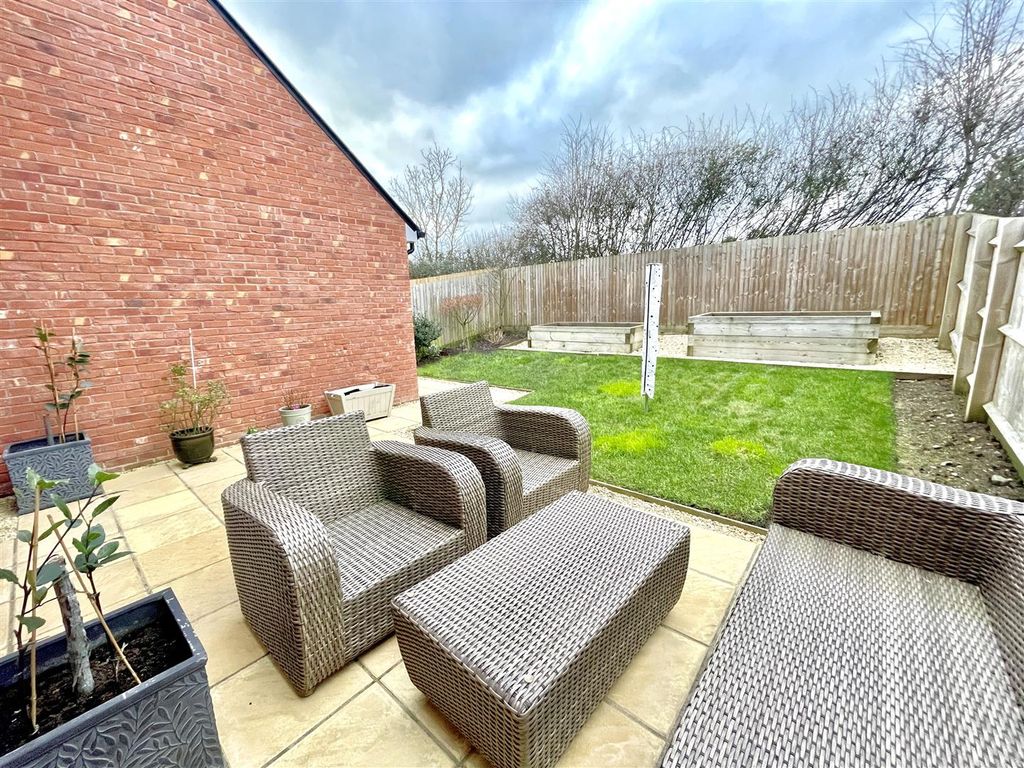 3 bed detached house for sale in Rectory Close, Ashleworth, Gloucester GL19, £400,000