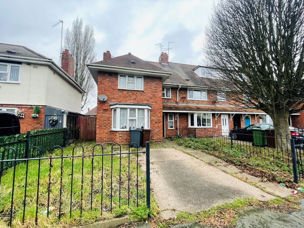 4 bed end terrace house for sale in Burton Crescent, Wolverhampton WV10, £149,000