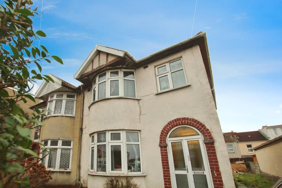4 bed property to rent in Ridgeway Road, Speedwell, Bristol BS16, £2,200 pcm