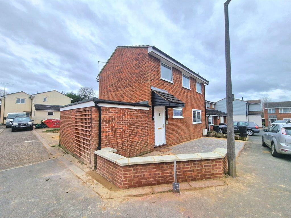 3 bed end terrace house to rent in Winstanley Road, Saffron Walden, Essex CB11, £1,650 pcm
