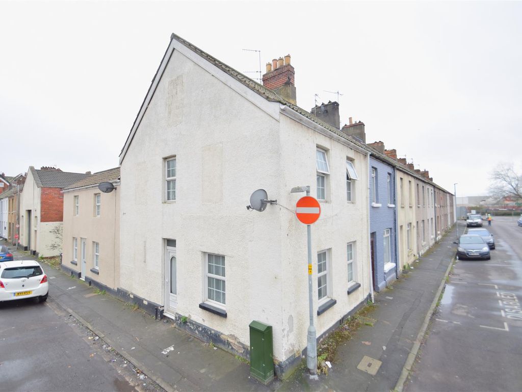 2 bed end terrace house for sale in Meadow Street, Avonmouth, Bristol BS11, £199,950