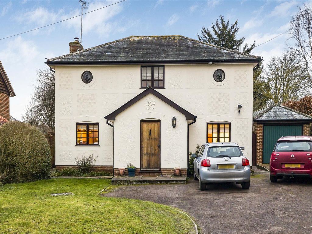 3 bed detached house for sale in Radwinter Road, Ashdon, Saffron Walden CB10, £600,000