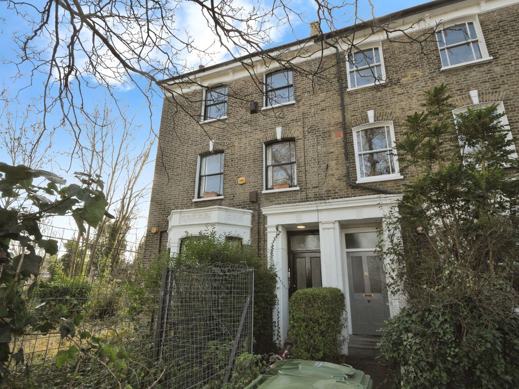 5 bed detached house for sale in Cliff Terrace, London SE8, £900,000