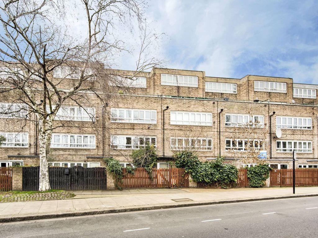 1 bed flat for sale in Cheesemans Terrace, Barons Court, London W14, £350,000
