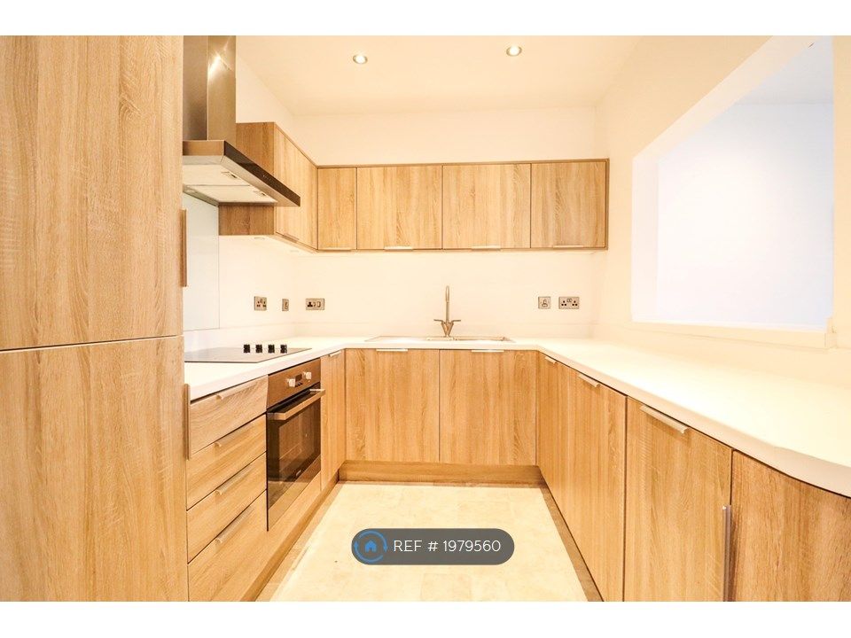 3 bed flat to rent in Bath Street, Nottingham NG1, £1,500 pcm