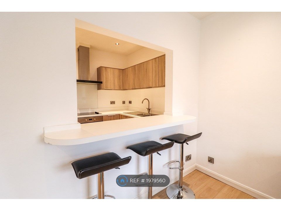 3 bed flat to rent in Bath Street, Nottingham NG1, £1,500 pcm