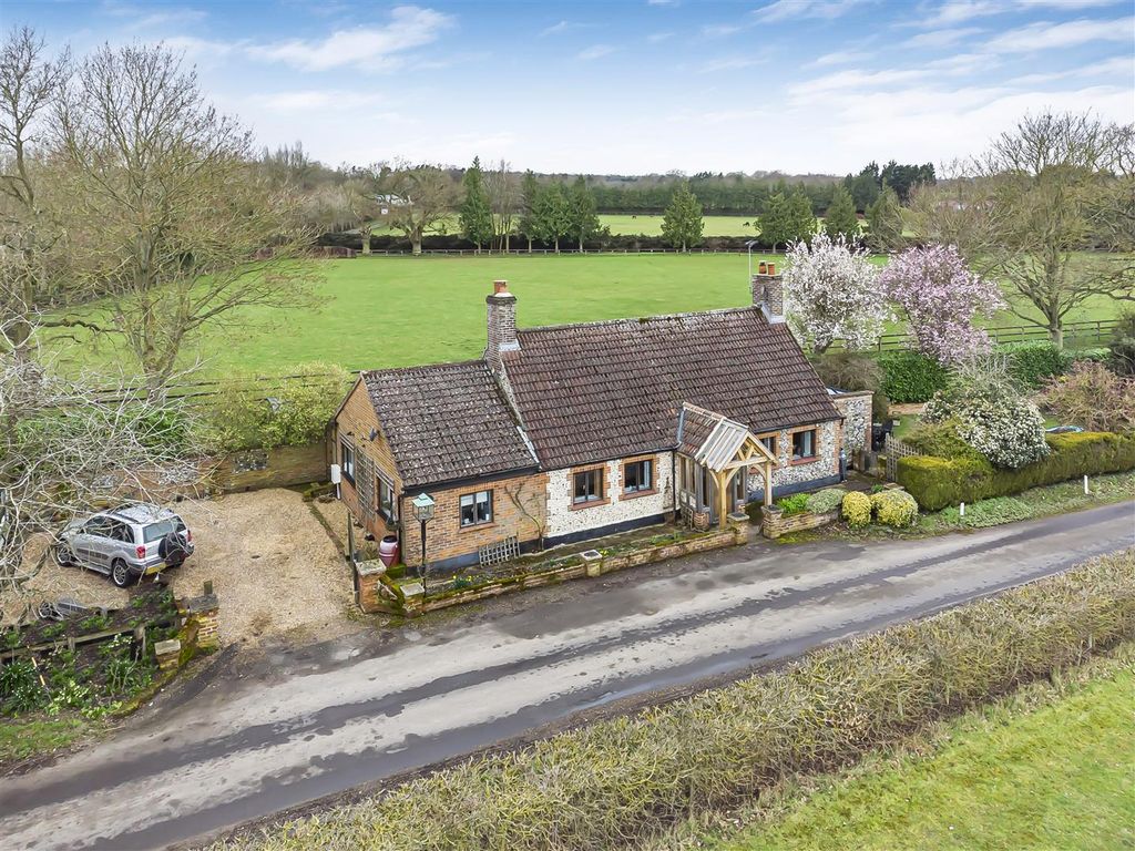 4 bed detached house for sale in Maypole Lane, Woodditton, Newmarket CB8, £675,000