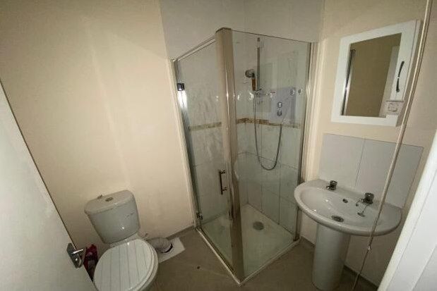 1 bed flat to rent in Chapel Ash, Wolverhampton WV3, £700 pcm