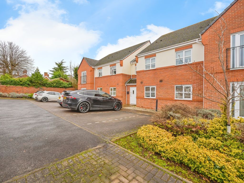 2 bed flat for sale in Meadowbrook Close, Hednesford, Cannock, Staffordshire WS12, £140,000