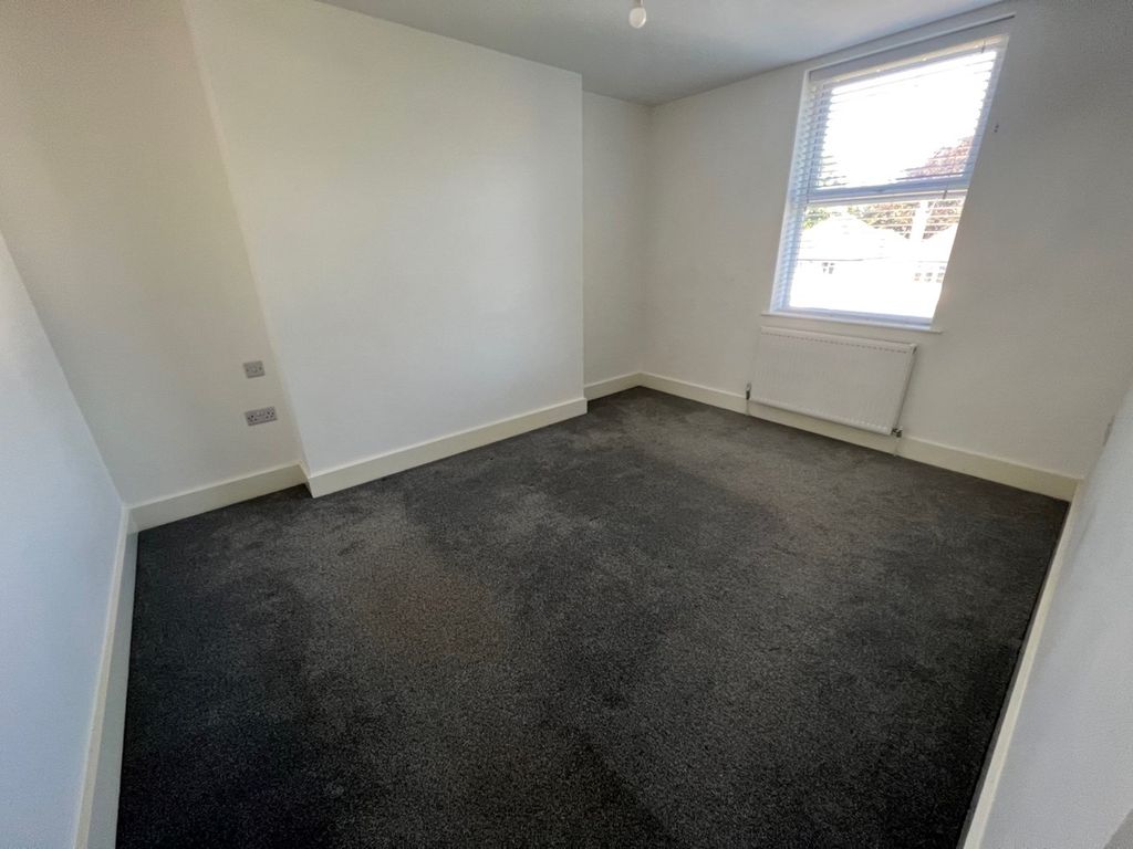 1 bed flat to rent in Christchurch Road, Bournemouth BH1, £975 pcm