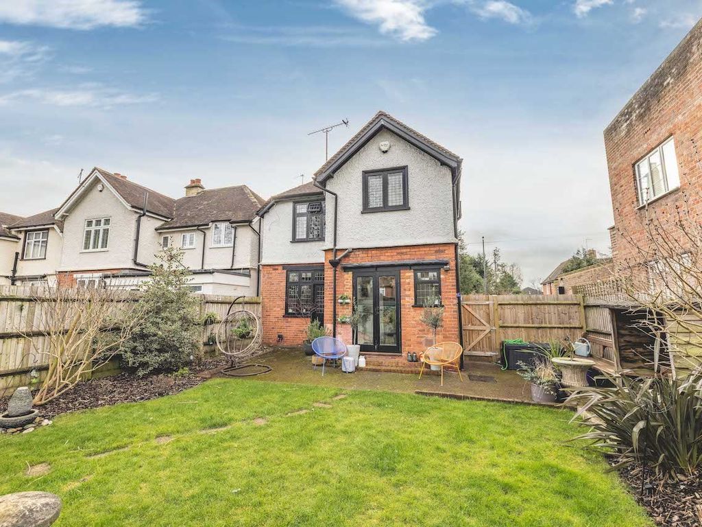 4 bed detached house for sale in Bridge Road, Maidenhead SL6, £800,000