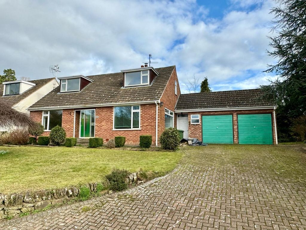 4 bed detached bungalow for sale in Woolhope Road, Fownhope, Hereford HR1, £260,000