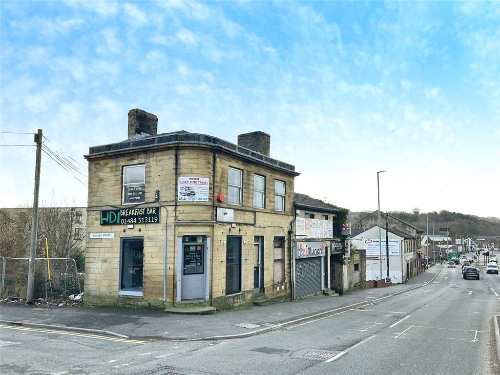 Property to rent in Chapel Hill, Huddersfield HD1, £300 pcm