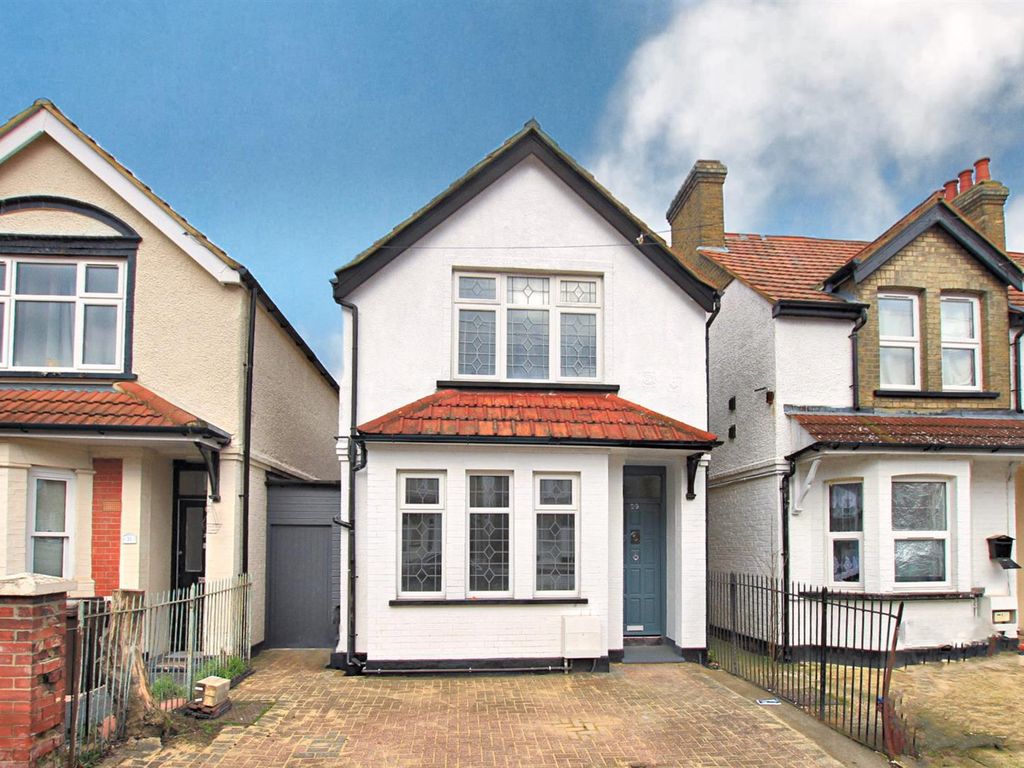 3 bed detached house for sale in Albert Road, Hounslow TW3, £640,000