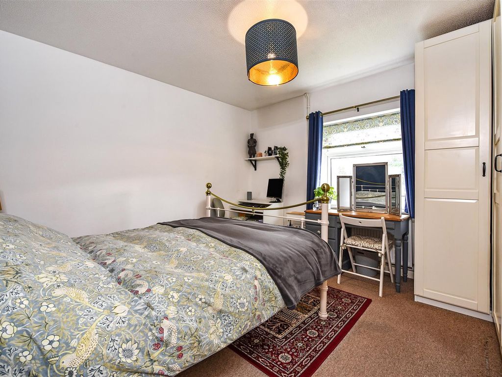 3 bed semi-detached house for sale in Vigo Road, Andover SP10, £310,000