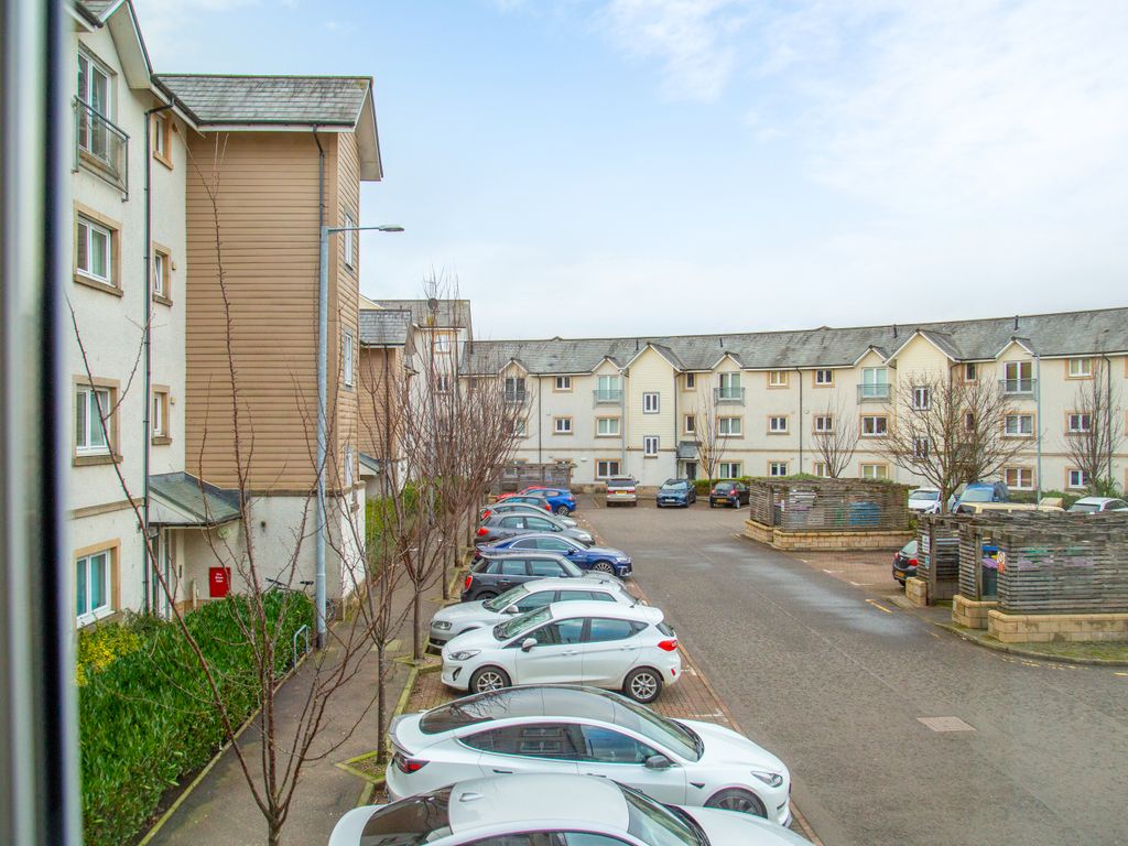 1 bed flat for sale in Chandlers Court, Stirling FK8, £145,000