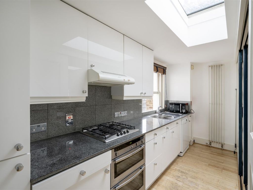 2 bed town house for sale in Rutland Gate, London SW7, £1,995,000