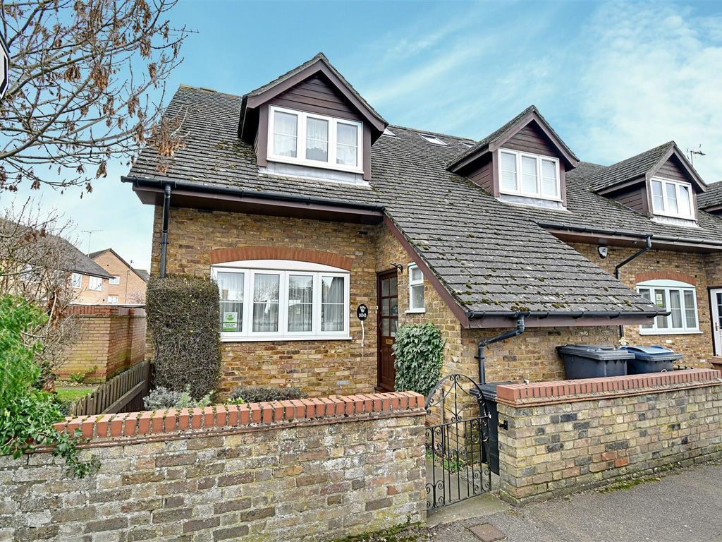 3 bed end terrace house for sale in Bengeo Street, Hertford SG14, £465,000