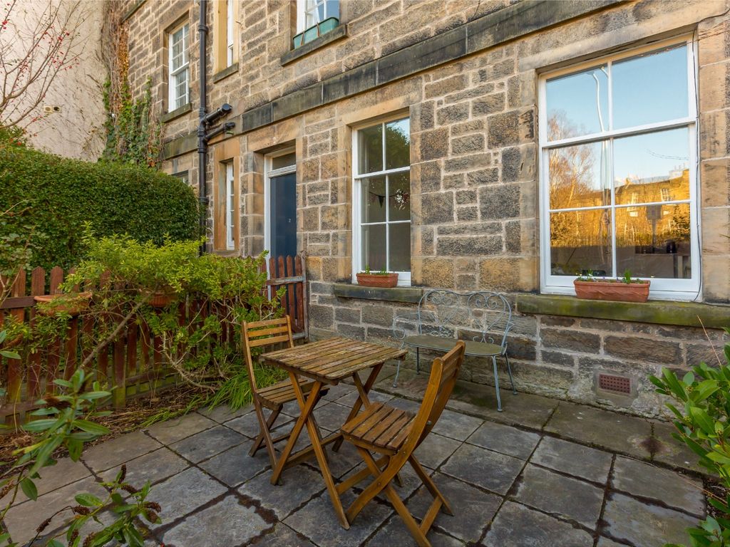 2 bed flat for sale in 2/1 Warriston Road, Canonmills, Edinburgh EH3, £260,000