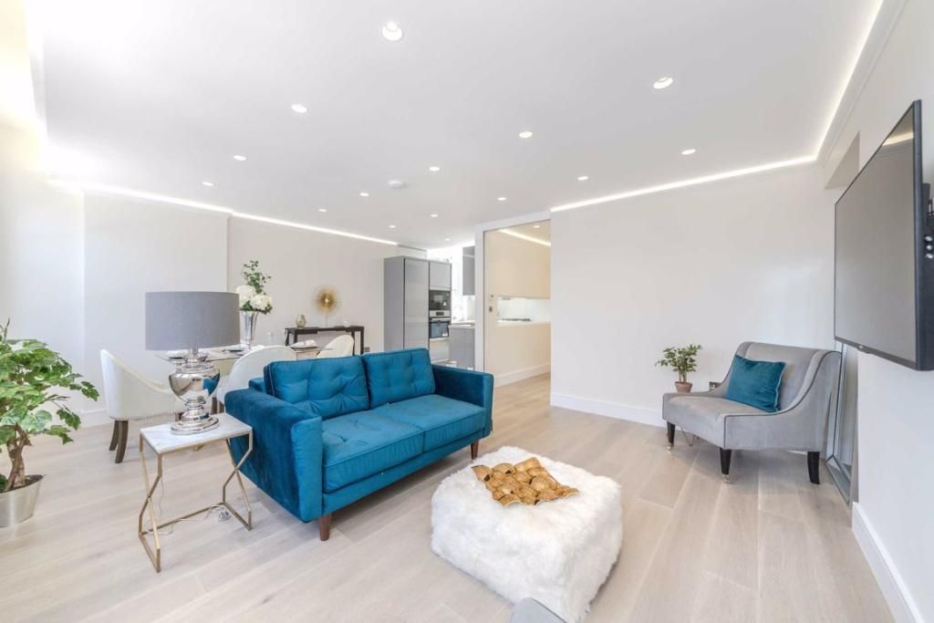 3 bed flat for sale in Randolph Avenue, London W9, £1,295,000