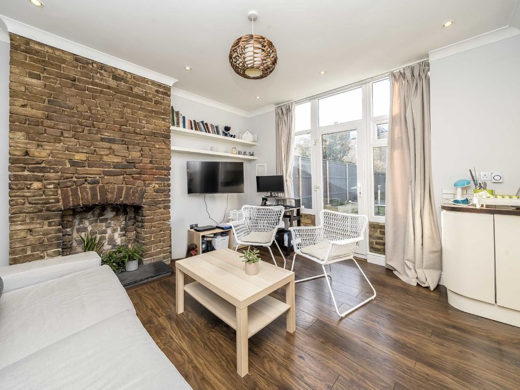 1 bed flat for sale in Cresswell Road, Twickenham TW1, £499,950