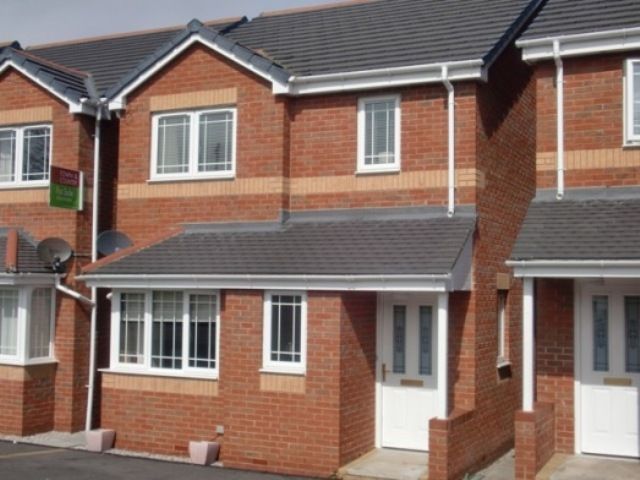 3 bed detached house for sale in Mold Road, Connahs Quay CH5, £225,000