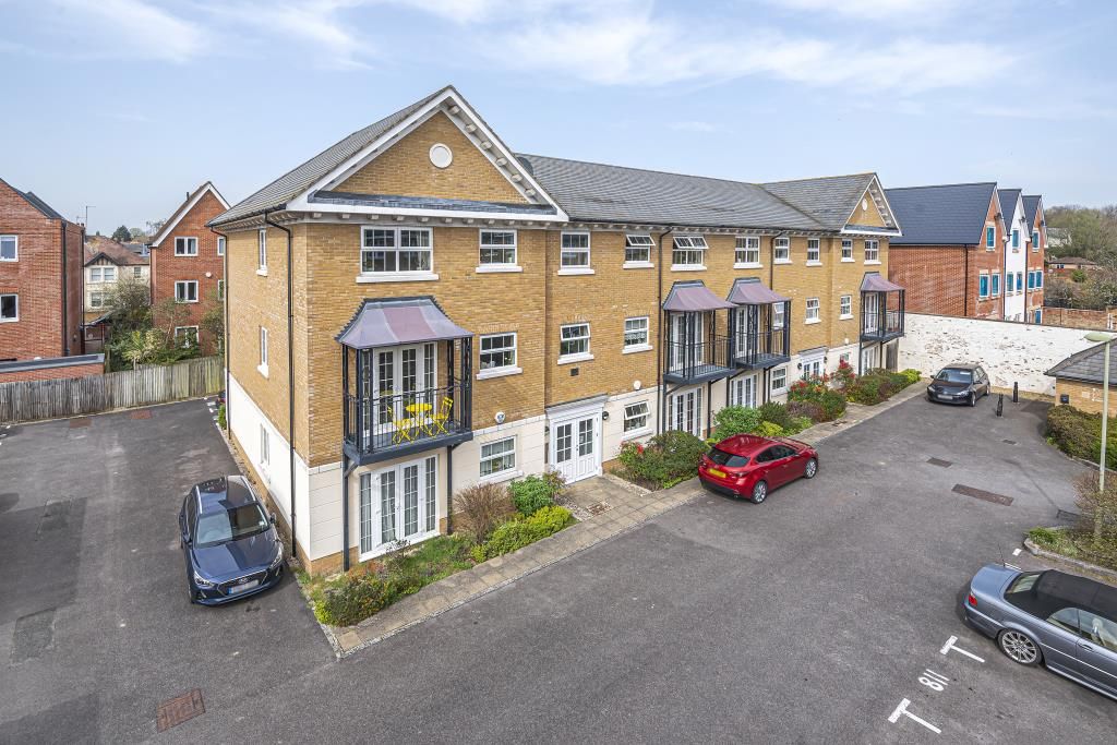 2 bed flat for sale in Cowley, East Oxford OX4, £350,000