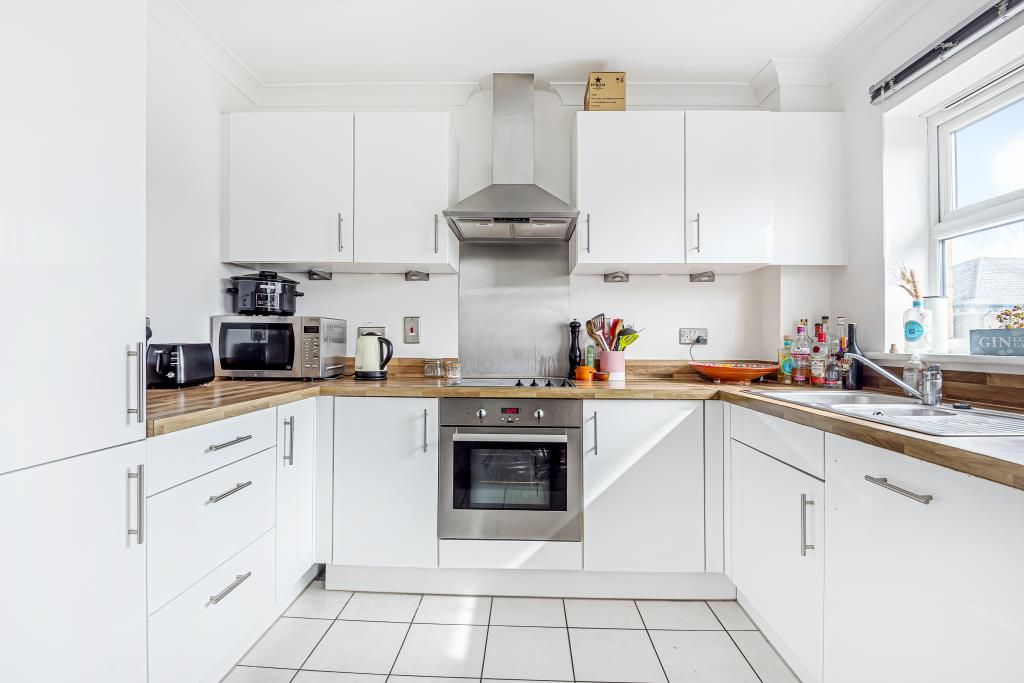 2 bed flat for sale in Cowley, East Oxford OX4, £350,000