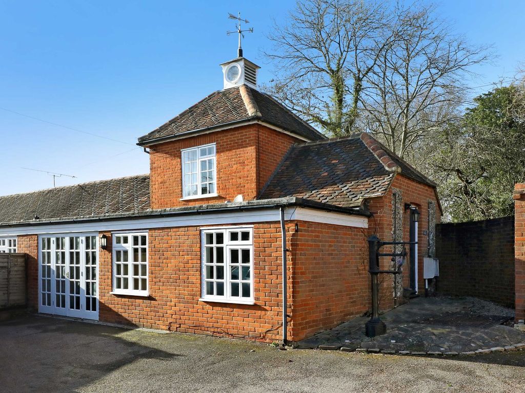 2 bed country house to rent in Hammersley Lane, Penn, Buckinghamshire HP10, £1,650 pcm