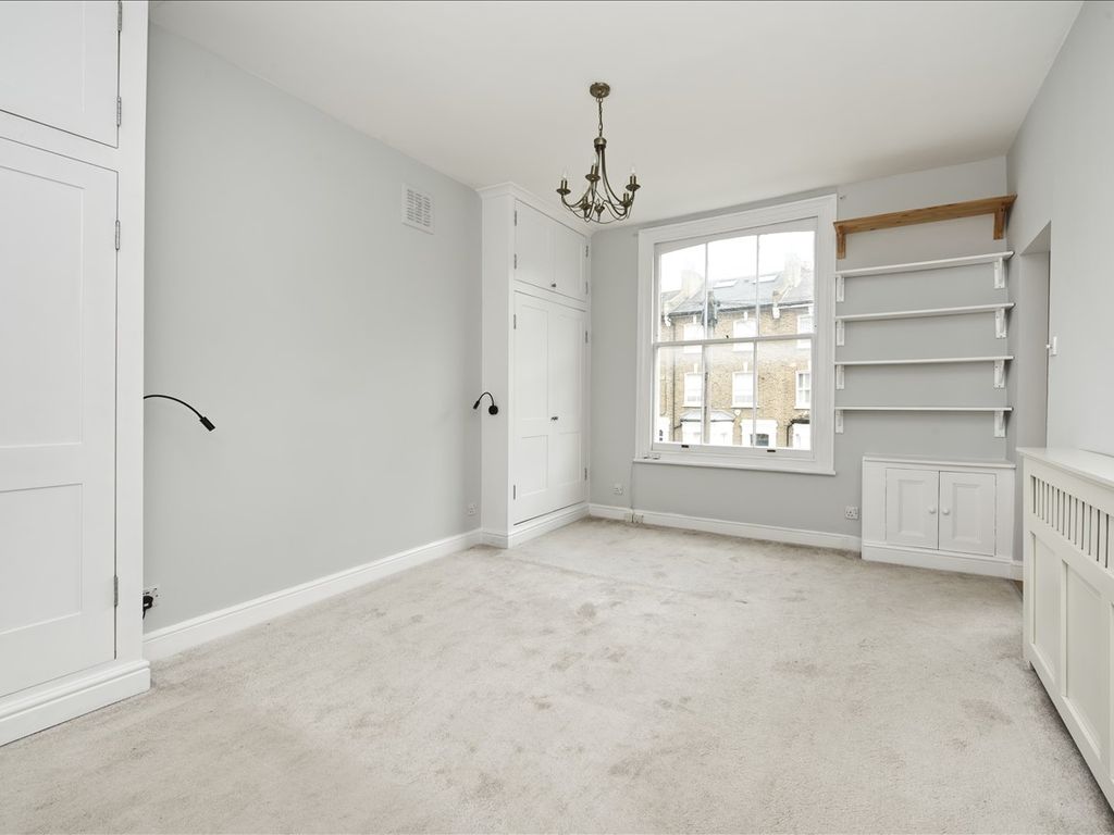 1 bed flat for sale in Cathnor Road, London W12, £449,950