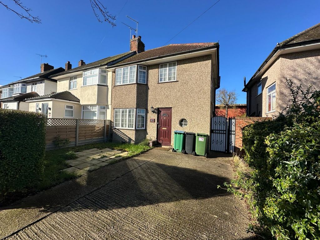 3 bed semi-detached house to rent in Devon Road, Watford WD24, £1,900 pcm