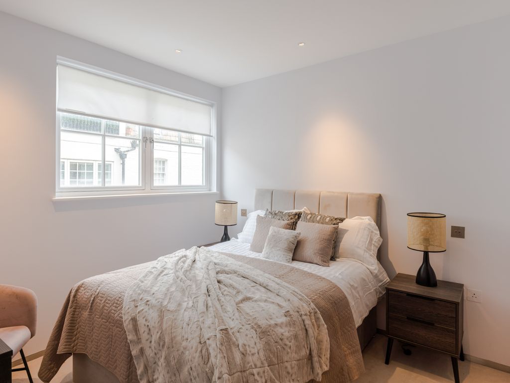 3 bed mews house for sale in Upbrook Mews, London W2, £1,950,000