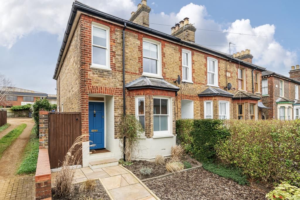 2 bed end terrace house for sale in High Wycombe, Buckinghamshire HP13, £400,000