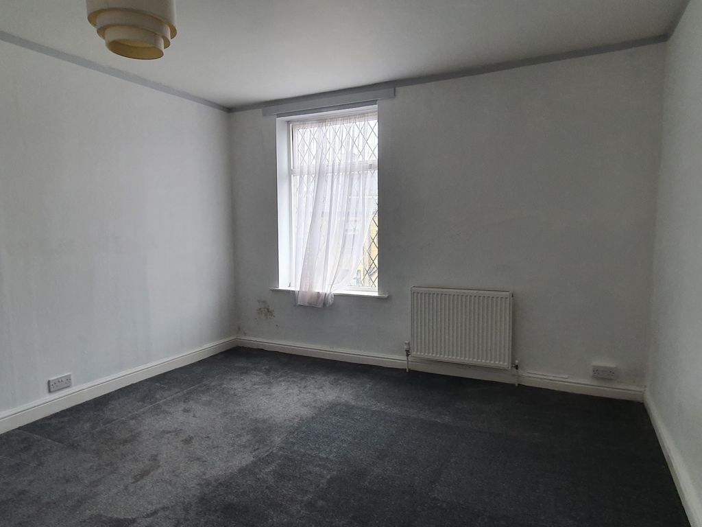 3 bed terraced house to rent in Burton Street, Bradford BD4, £700 pcm