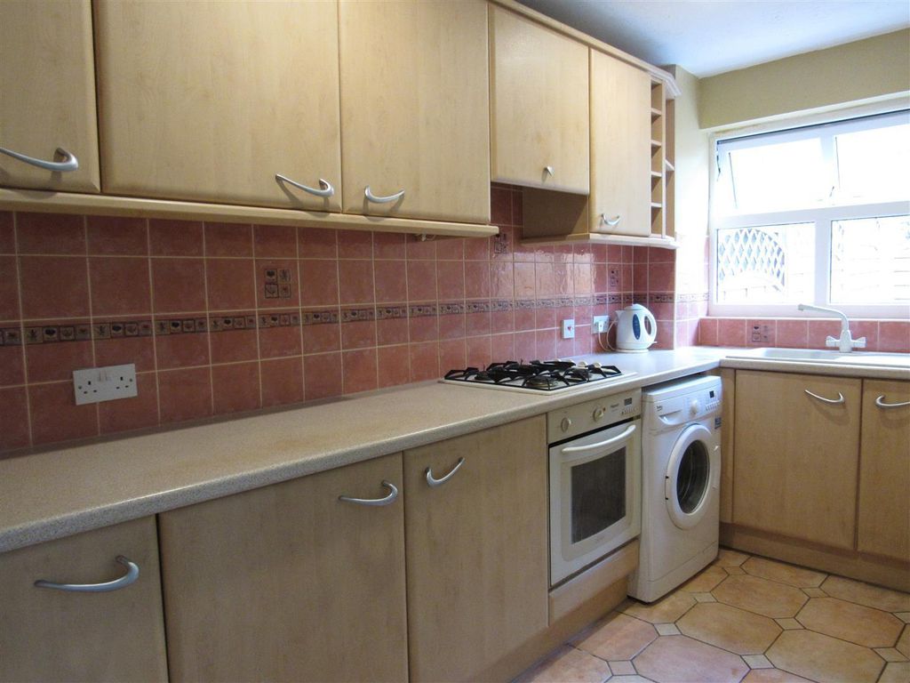 1 bed town house to rent in Hewes Close, Glen Parva, Leicester LE2, £795 pcm