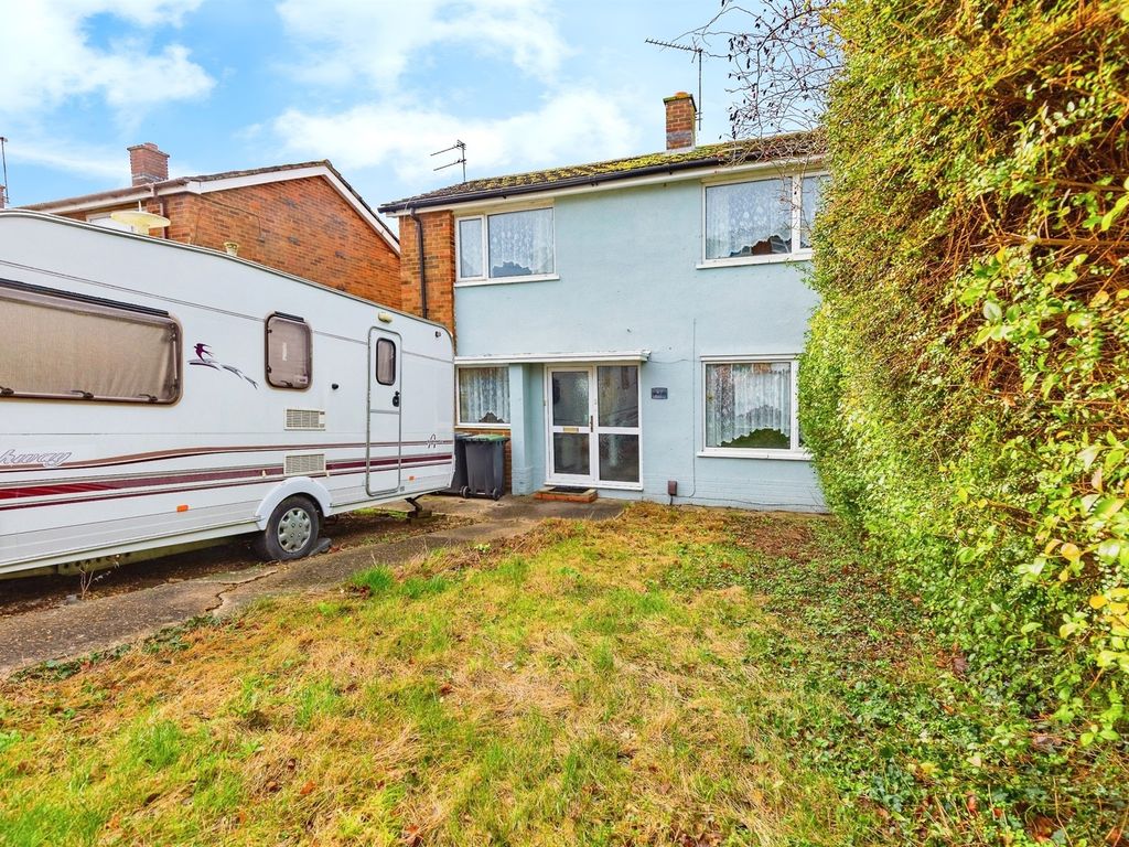3 bed end terrace house for sale in Swinburne Road, Wellingborough NN8, £190,000
