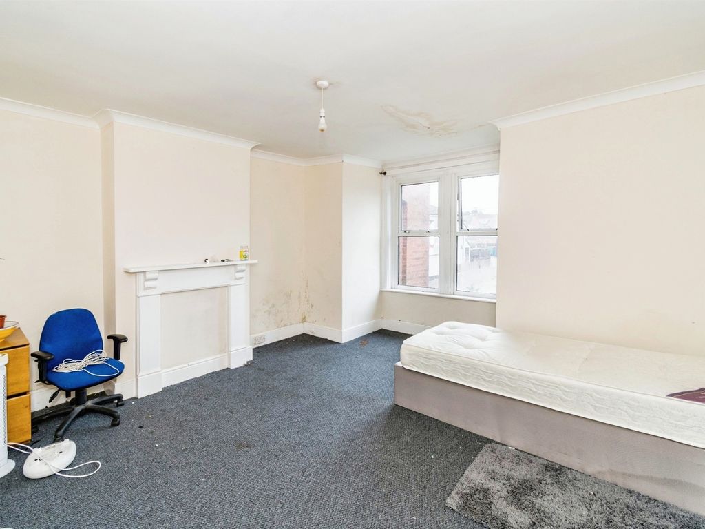 3 bed end terrace house for sale in Bishopstoke Road, Fair Oak, Eastleigh SO50, £190,000