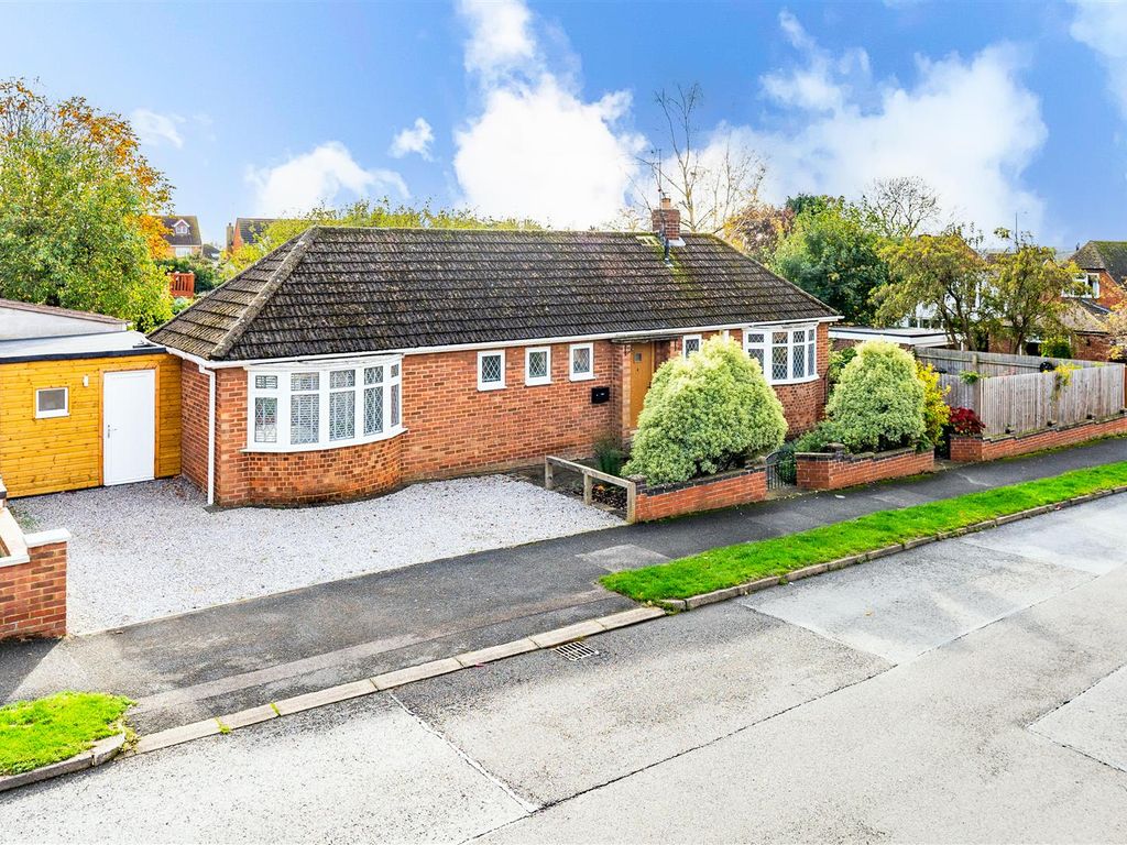 3 bed detached bungalow for sale in Grosvenor Road, Barton Seagrave, Kettering NN15, £350,000
